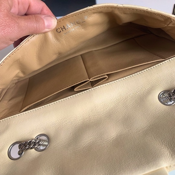 💛CHANEL Butter Yellow Bone Ivory East West Bijoux Silver Chain Quilted Flap Bag - Picture 7 of 16